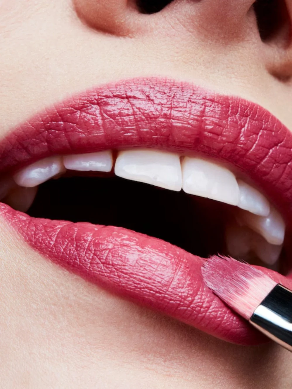 MAC Cosmetics color captive